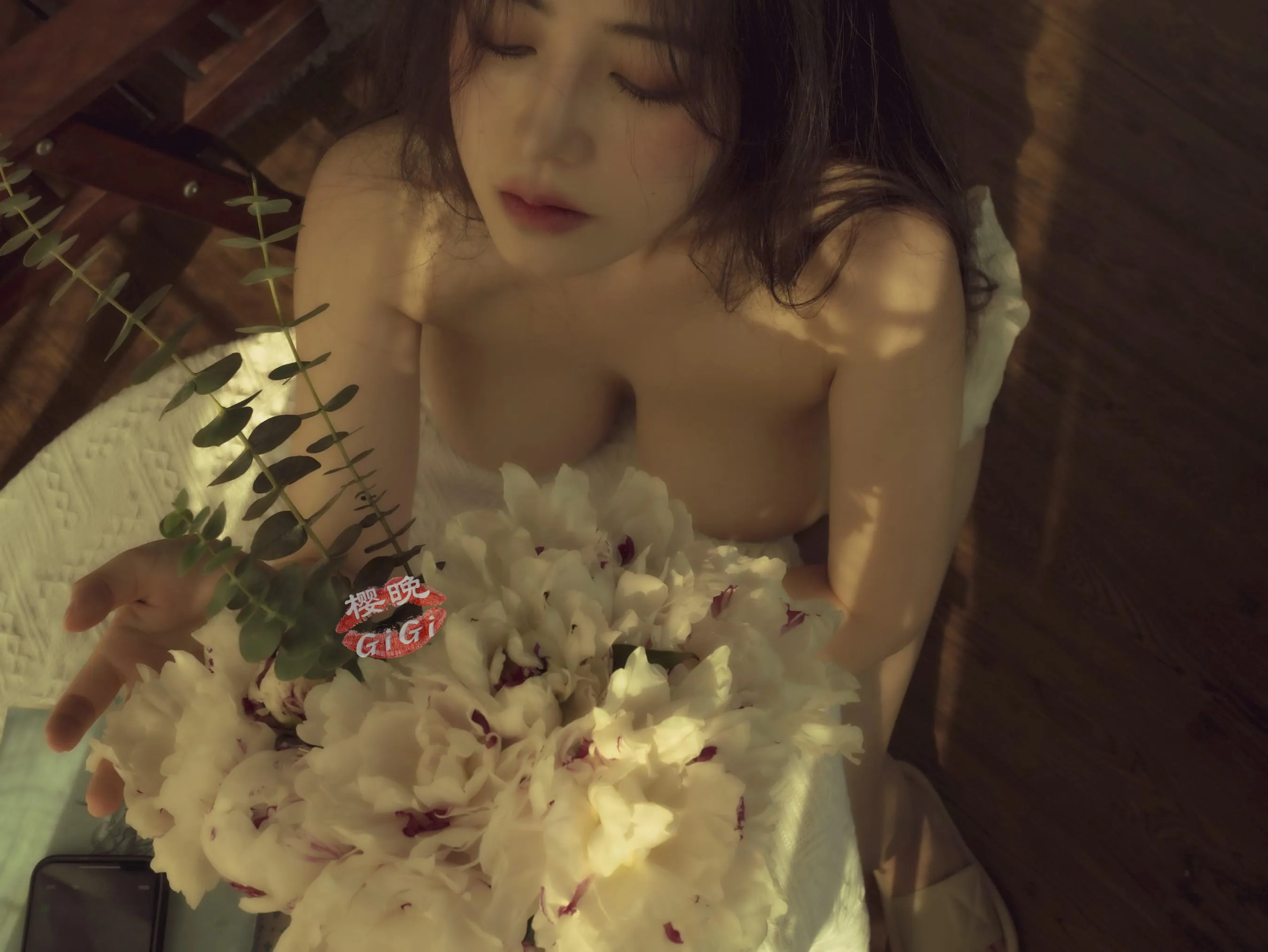樱晚gigi – NO.64 窗前的花 [20P]插图6